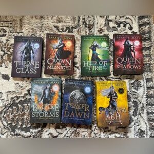 Throne of Glass miniature character collection 7/8 books